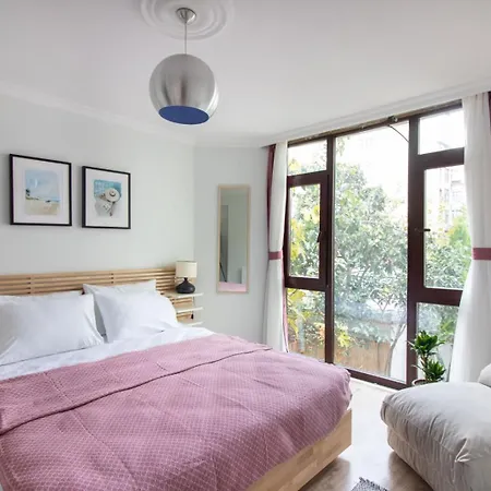 3br With Garden & Terrace In Kadikoy